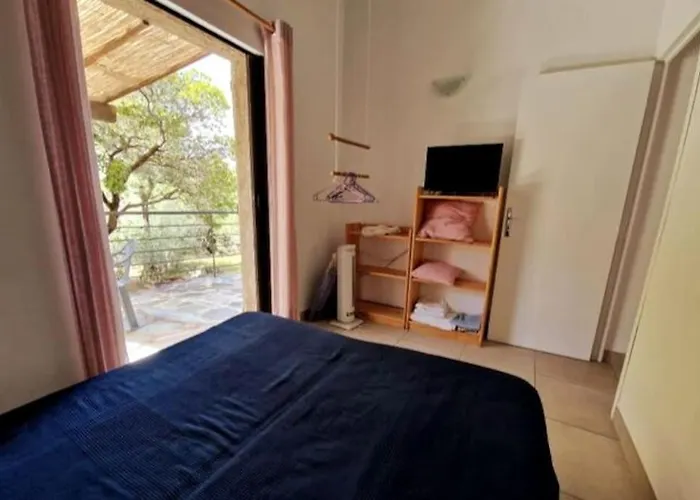 Petit Nid Douillet A Deux Pas De Santa Giulia شقة